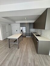 32 NW 27th St, Unit A3F in Miami, FL - Building Photo - Building Photo