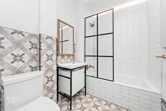 23 Menahan St in Brooklyn, NY - Building Photo - Building Photo