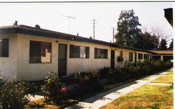 1685-1699 S Reservoir St in Pomona, CA - Building Photo - Building Photo