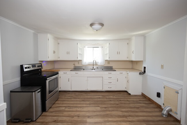 148 Beecher St in Southington, CT - Building Photo - Building Photo