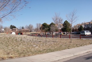 Glen at the Park in Aurora, CO - Building Photo - Building Photo