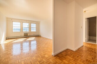 30 Glenbrook Rd in Stamford, CT - Building Photo - Building Photo
