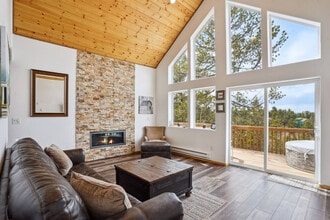 51 Dakota Ln in Woodland Park, CO - Foto de edificio - Building Photo