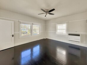 237 Hawthorn St in San Diego, CA - Building Photo - Building Photo