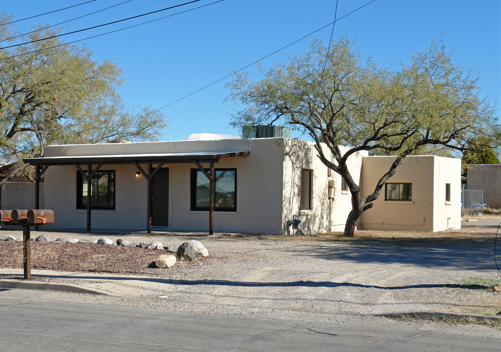 1817 S Van Buren Ave in Tucson, AZ - Building Photo