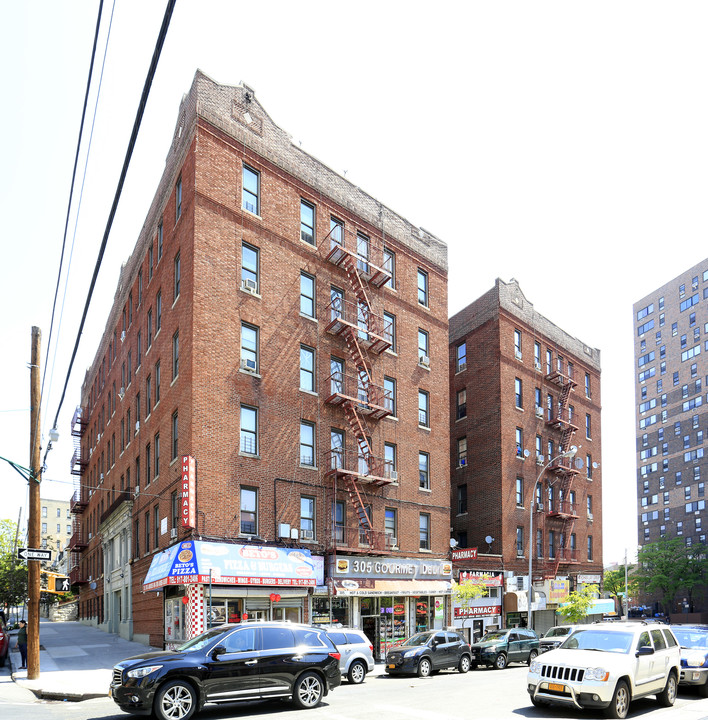 301-317 E 181st St in Bronx, NY - Foto de edificio