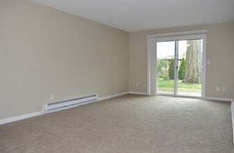 Rainier Terrace in Tacoma, WA - Building Photo - Building Photo