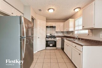 8519 Avington Rd in La Porte, TX - Building Photo - Building Photo
