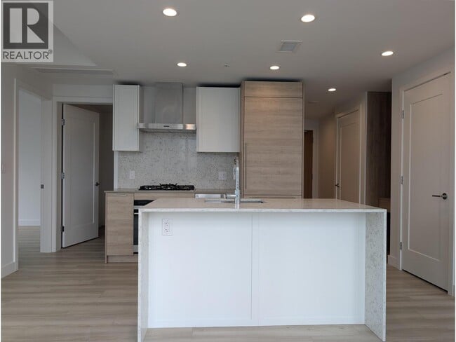 2381 Beta Ave in Burnaby, BC - Building Photo - Building Photo