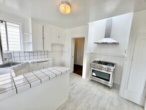 111 Lyell St in San Francisco, CA - Building Photo - Building Photo