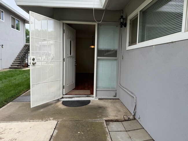 9009 Casals St in Sacramento, CA - Building Photo - Building Photo