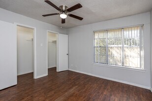 Forest Park Village in Dallas, TX - Building Photo