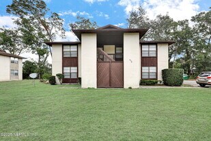 475 Crabapple Ct in Orange Park, FL - Building Photo