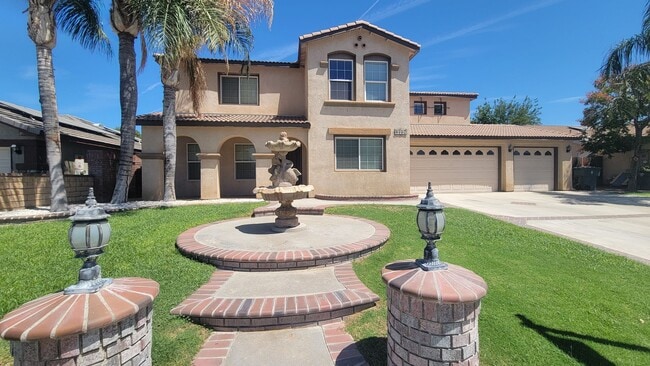 4402 Sun Devils Ave in Bakersfield, CA - Building Photo - Building Photo