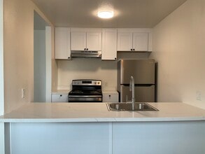 6902 Mission Gorge Rd in San Diego, CA - Building Photo - Building Photo