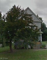 48 Eleanor Ave in Youngstown, OH - Building Photo