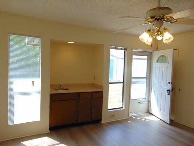 903 Chisholm Cove in Round Rock, TX - Building Photo - Building Photo