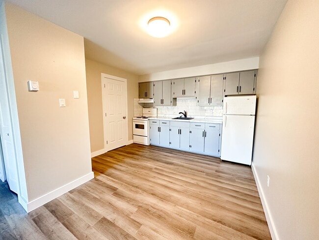 property at 33 Dobbin St