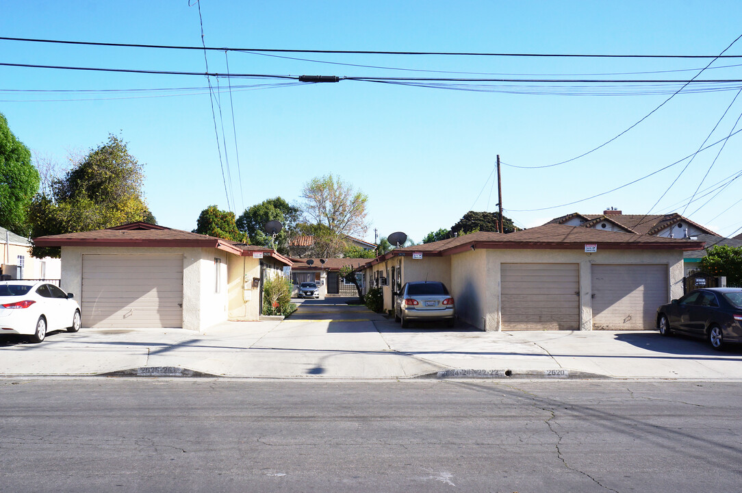 2620-2626 Cogswell Rd in El Monte, CA - Building Photo