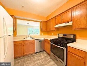 14051 Jump Dr in Germantown, MD - Building Photo - Building Photo