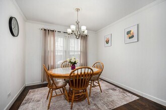 1921 Williamsburg Dr in Hoffman Estates, IL - Building Photo - Building Photo