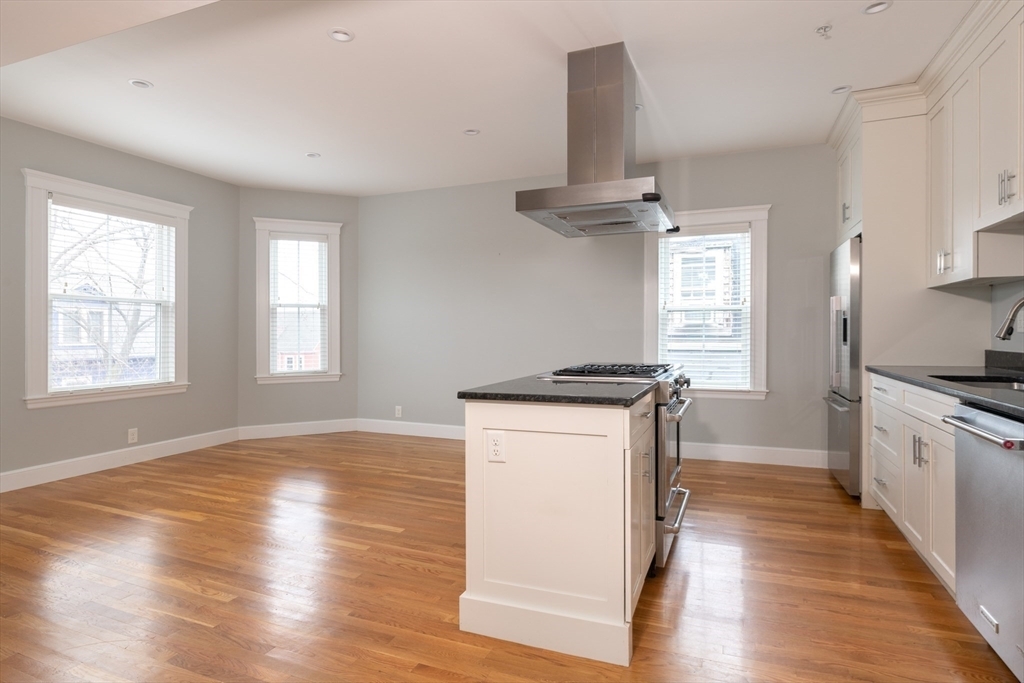 8 Rockingham St, Unit 1 in Cambridge, MA - Building Photo