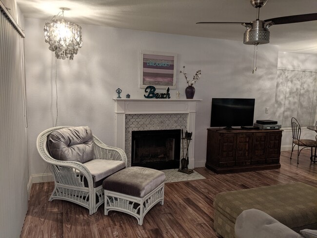 property at 850 S Tamiami Trl