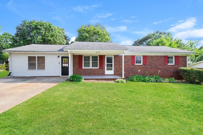 151 Twin Creek Dr in Boiling Springs, SC - Building Photo