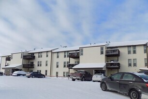 Lanky Court Apartments in Yellowknife, NT - Building Photo