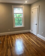 24 Pond St, Unit 2 in Boston, MA - Building Photo - Building Photo
