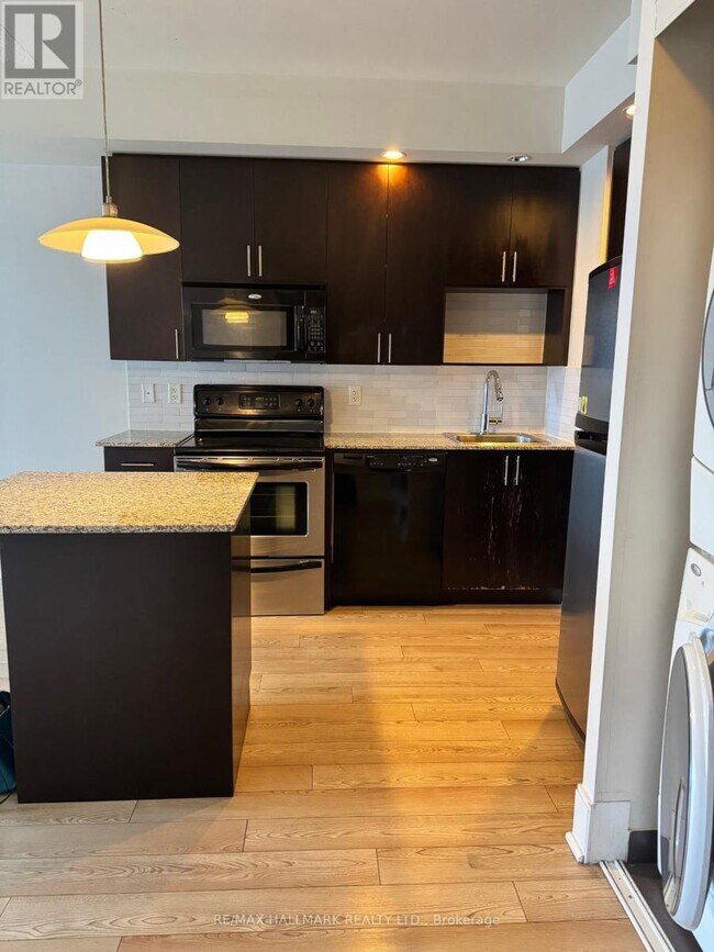 181 Wynford Dr in Toronto, ON - Building Photo - Building Photo