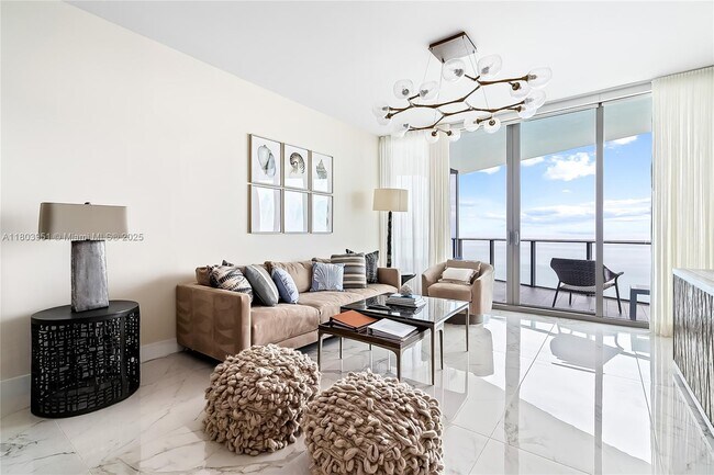 15701 Collins Ave in North Miami Beach, FL - Building Photo - Building Photo