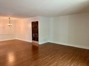 2300 Nacogdoches Rd in San Antonio, TX - Building Photo - Building Photo