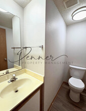 221 N Crest Dr in Raymore, MO - Building Photo - Building Photo