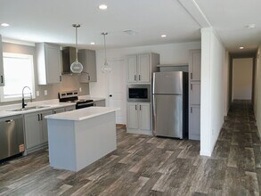 20023 Oakdale Ave in Brooksville, FL - Building Photo - Building Photo