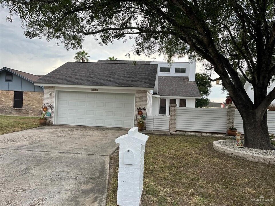 1216 Quail Ave in McAllen, TX - Building Photo