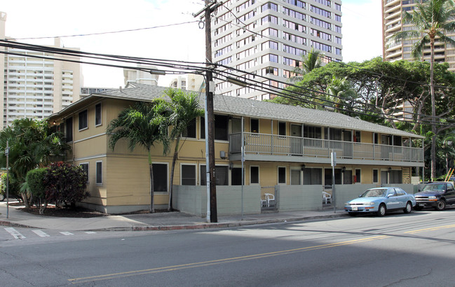 355 Hobron Ln in Honolulu, HI - Building Photo - Building Photo