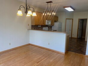 7697 Coneflower Curve S in Chanhassen, MN - Building Photo - Building Photo