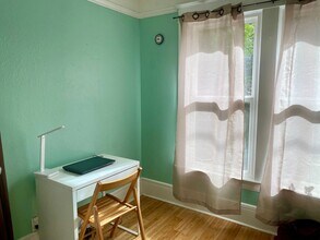 1309 NE 74th Ave in Portland, OR - Building Photo - Building Photo