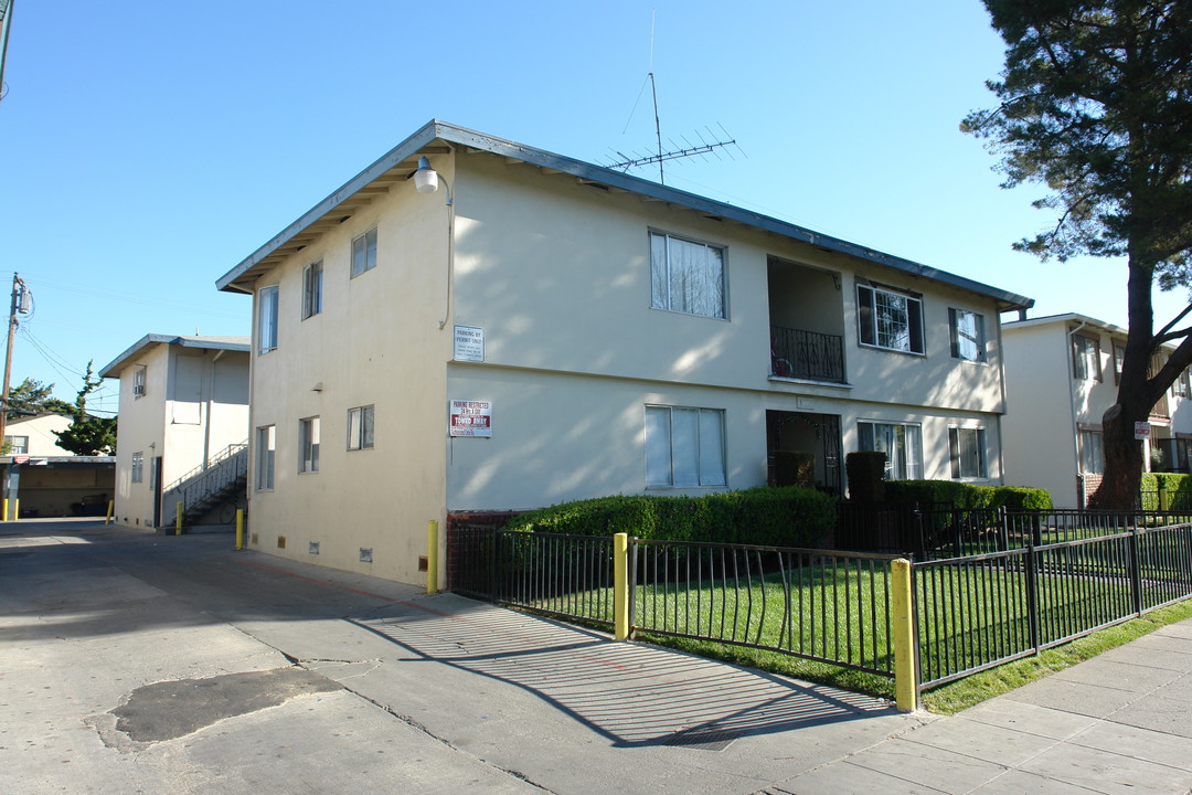 3225 Cadillac Dr in San Jose, CA - Foto de edificio