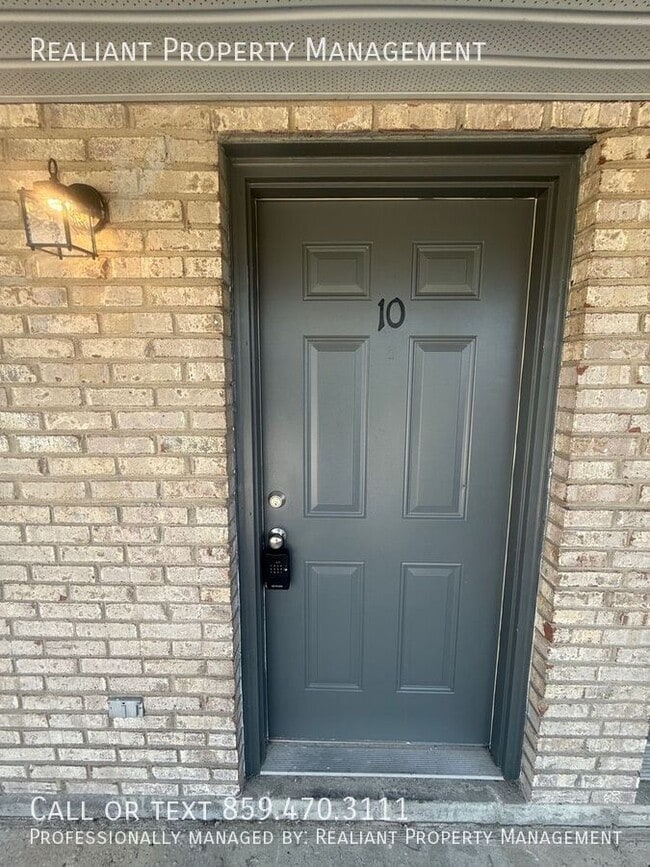 31 Hurley St in Berea, KY - Building Photo - Building Photo