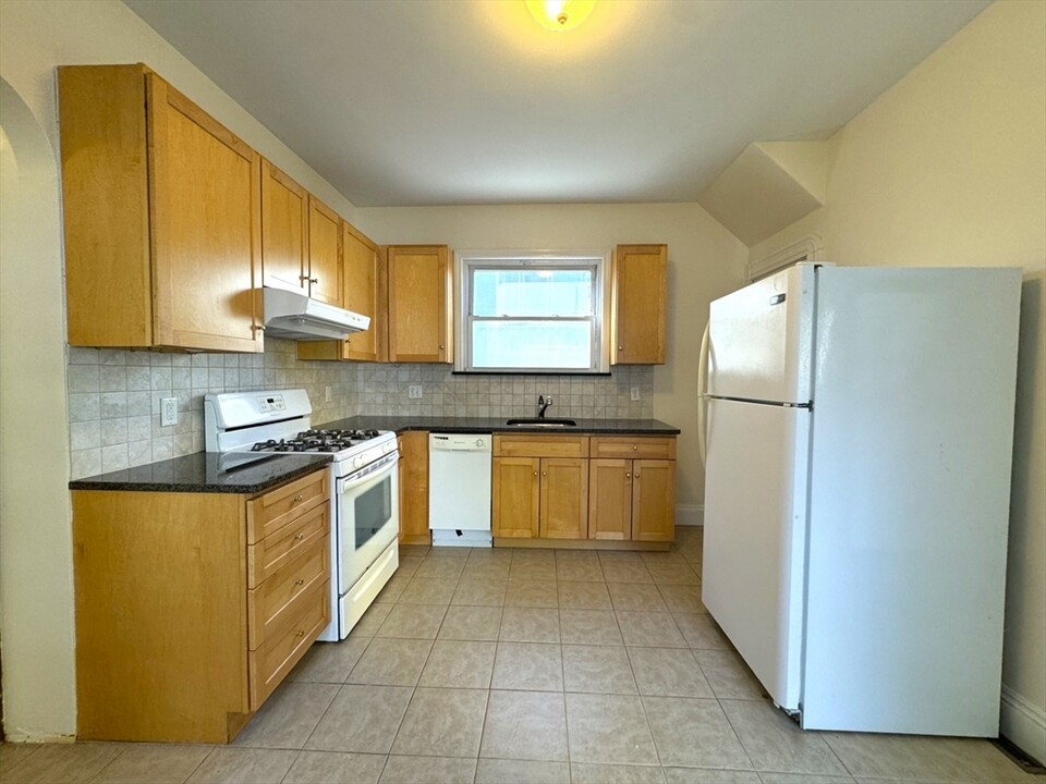 43 Fairmount Ave, Unit 1 in Somerville, MA - Building Photo