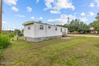 1134 Old Maplehurst Rd in Jacksonville, NC - Building Photo - Building Photo