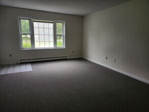 605 Springbrook Cir in Portsmouth, NH - Building Photo - Building Photo