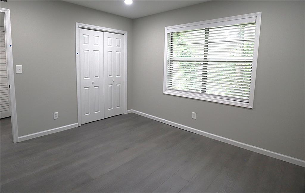 2637 Lester St in Atlanta, GA - Building Photo