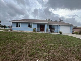 3703 Suburban Ln in North Port, FL - Building Photo