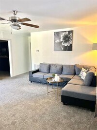 807 Lawrence St photo'