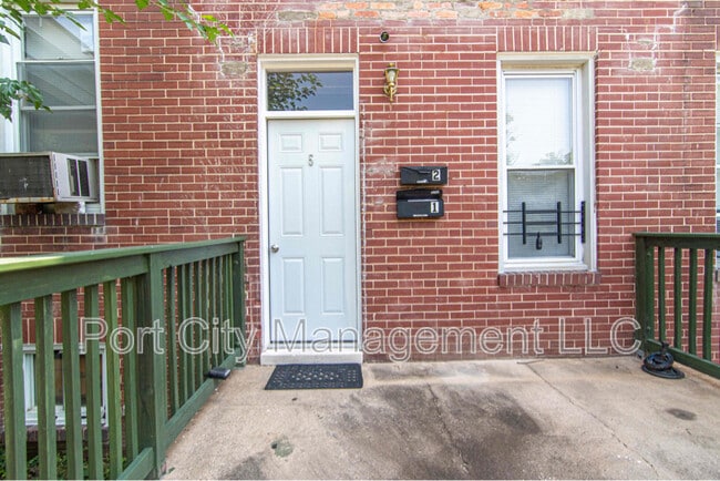 property at 5 S Wickham Rd