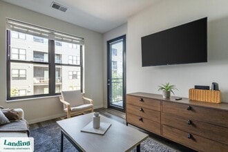 11221 Synergy Dr in Wauwatosa, WI - Foto de edificio - Building Photo