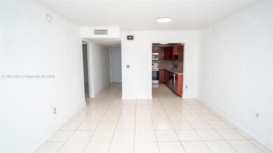 10090 NW 80th Ct, Unit 1245 in Miami Lakes, FL - Building Photo - Building Photo